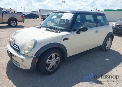 2006 Mini Cooper z USA, uszkodzony, nr VIN WMWRC33516TK16824